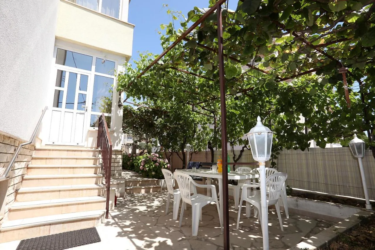 Guest house Apartman Knezo Hotel Trogir